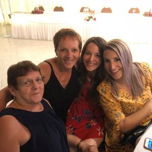 Meet your Posher, Arielle